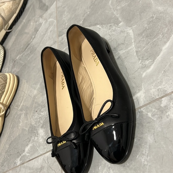 Prada Flats size 38, perfect condition worn few times. - Picture 2 of 6